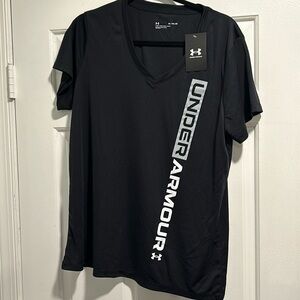 Women under Armour loose fit v neck t-shirt size XL with tags